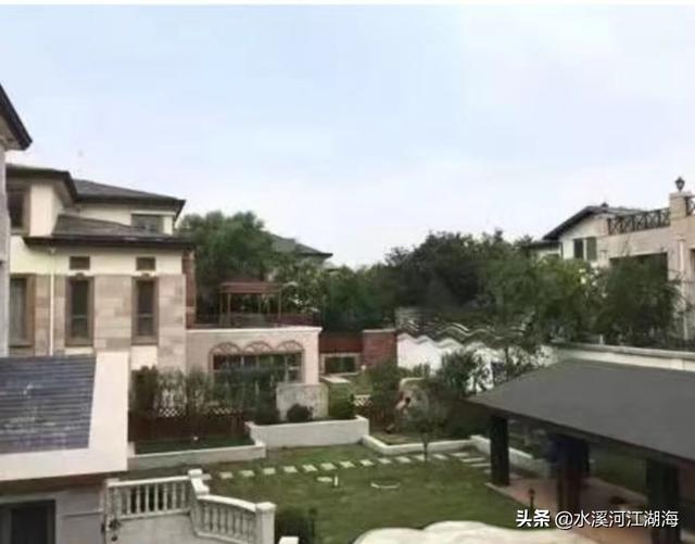 赵丽颖1.4亿元买别墅只为爱子，内外曝光与众明星成邻居