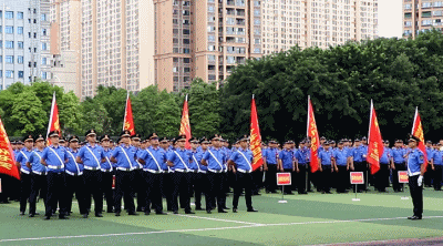 稍息立正.gif