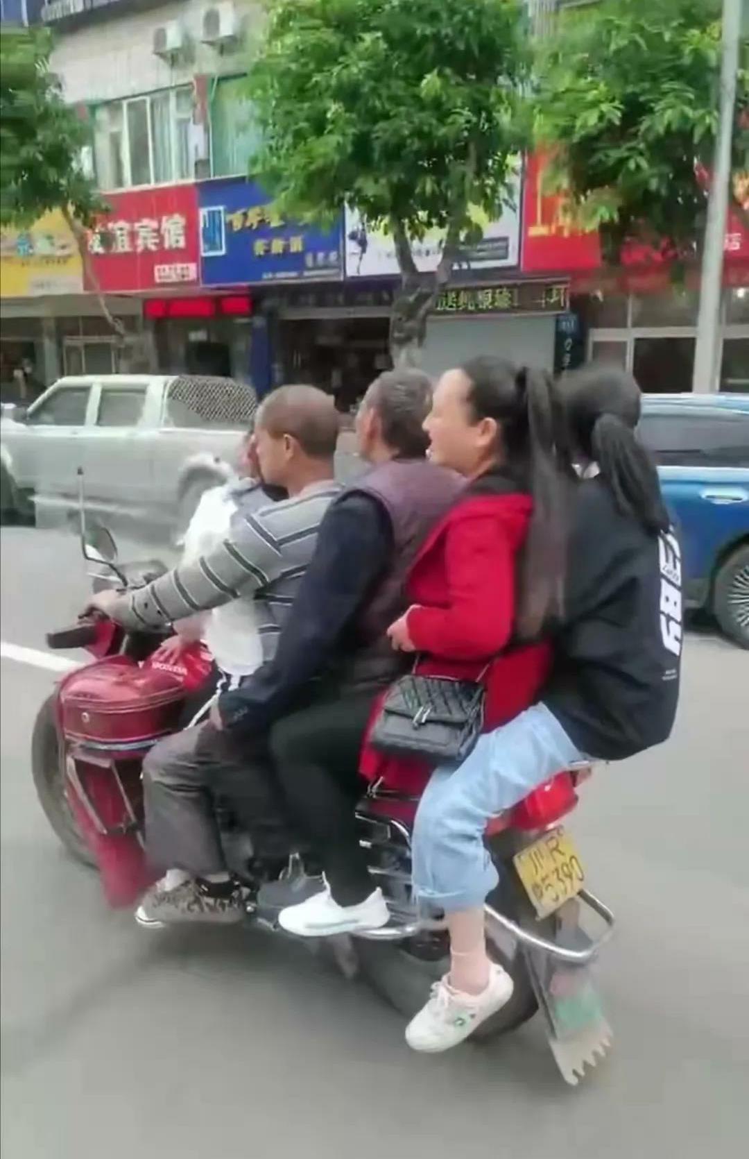 杂技.jpg